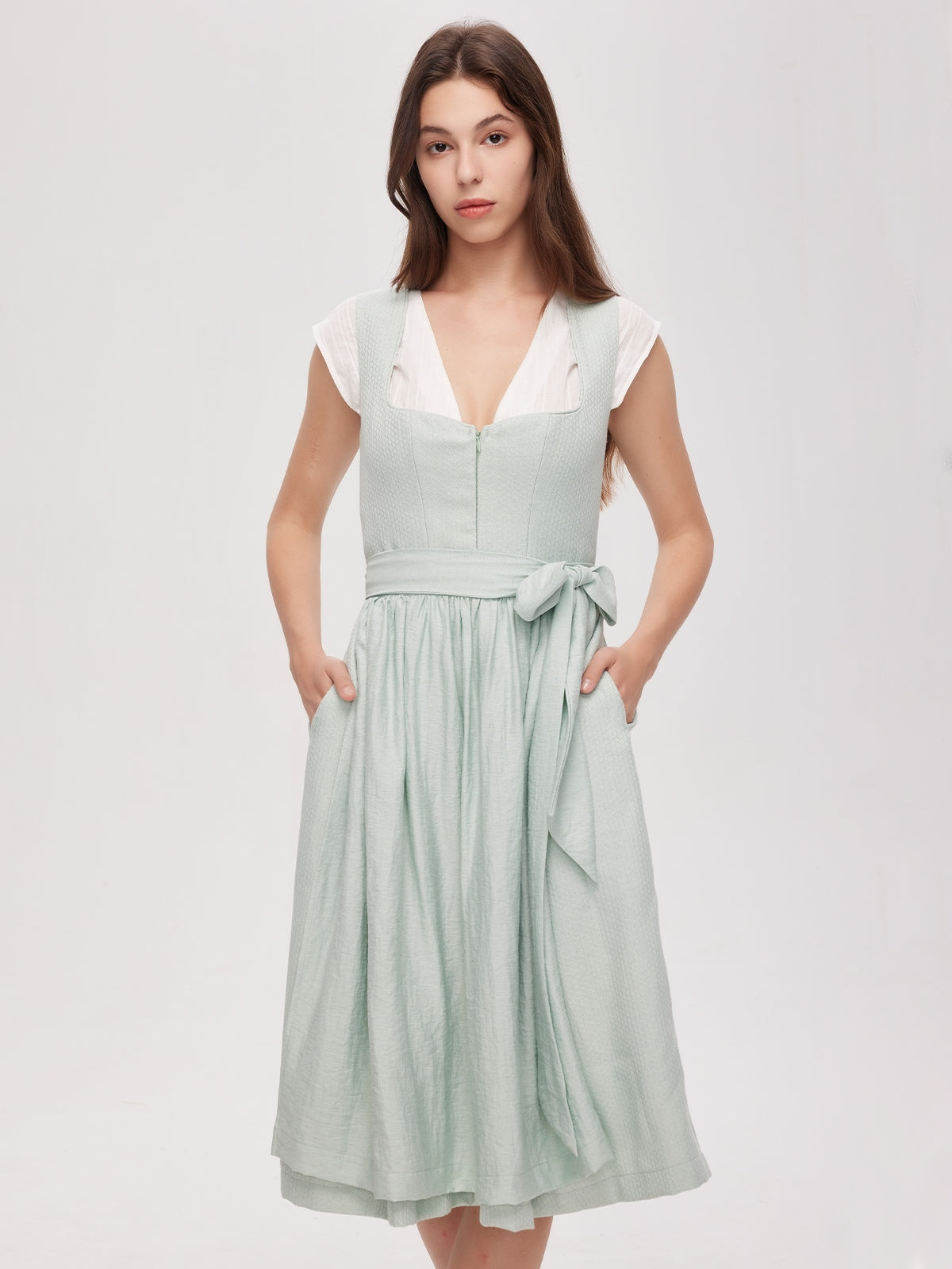 Der ultimative Dirndl-Ratgeber: Materialien, Maße und Marken im Vergleich